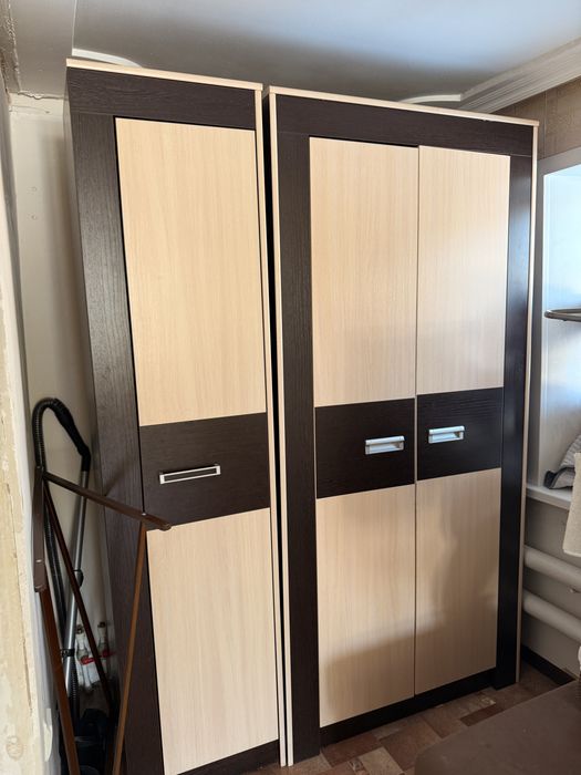 Шкафы для одежды