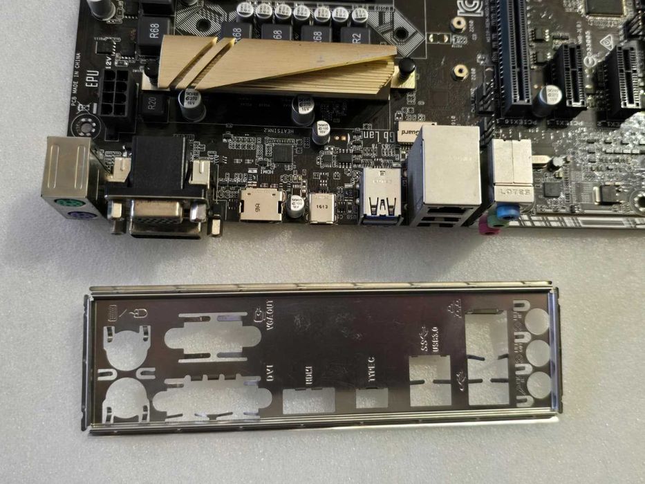 Placă de bază ASUS H170M-PLUS, Socket LGA1151, Chipset Intel H170 4x DDR4  M.2  mATX + I/O Shield