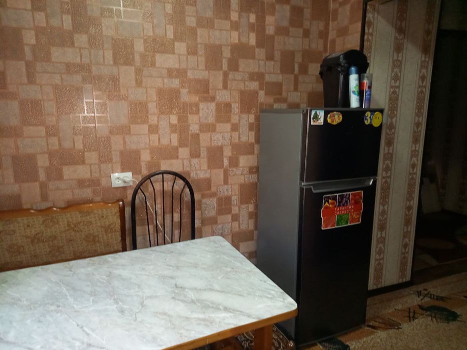 Sergeli 6 tida 2 xonali uy sotiladi