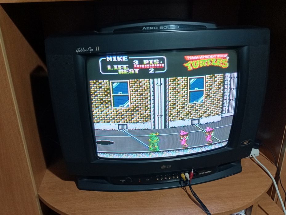 Телевизор LG Golden eye 2