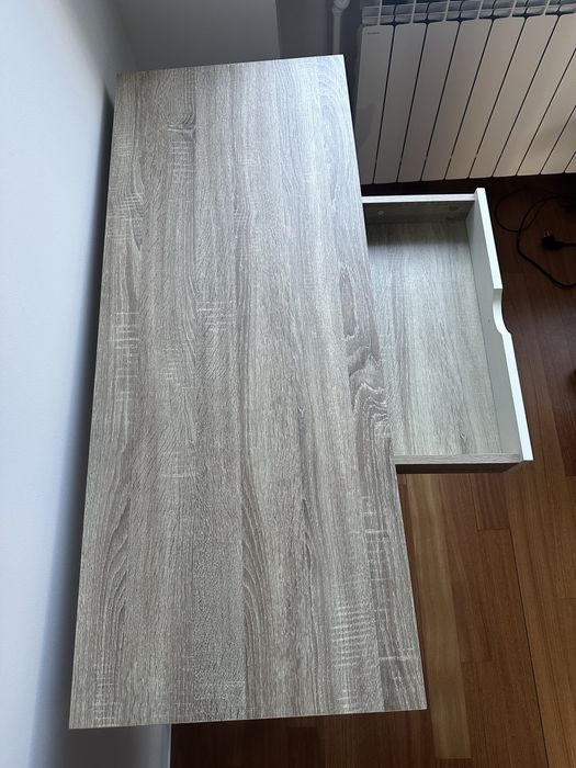 Vand birou in stare perfecta