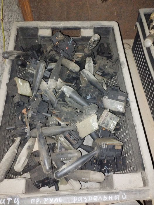 Toyota vitz yaris platz RAF4 подрулевой переключатель 99-05 правый рул