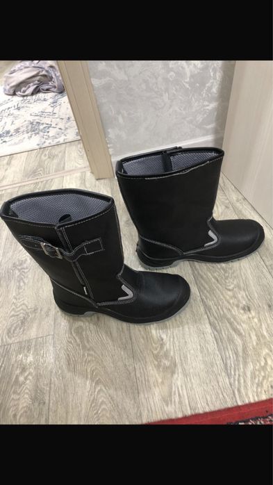 Рабочие сапоги.