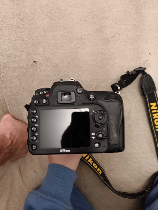 Nikon D7100 + Обектив AF-S DX NIKKOR 18-140mm VR (Перфектно състояние)