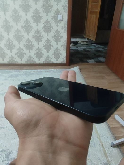 Продам Айфон 14.