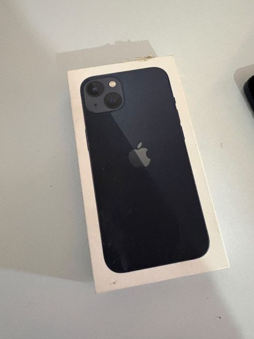 Телефон в хорошем состоянии продаётся iPhone 13