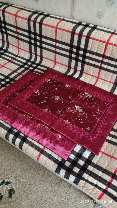 Продам чехлы атласные