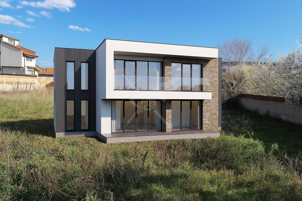 Дворно място с постройка в с.Стряма 93754