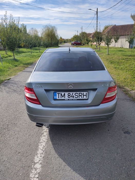 Vând Mercedes Benz  c class 220            
