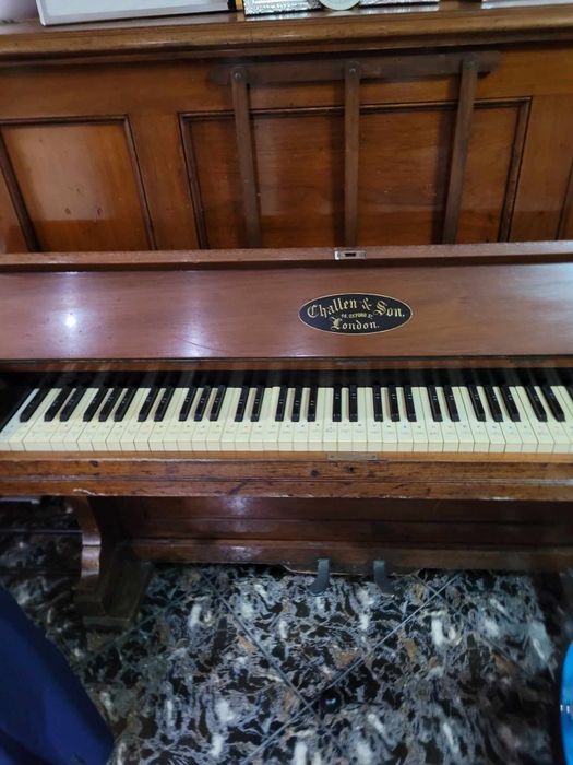 Pian adus din Anglia