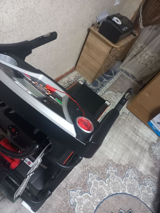 Беговая дорожка почти новый.