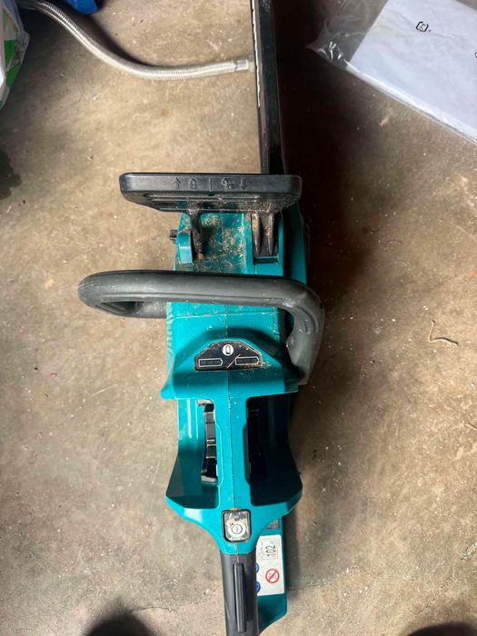 Makita DUC353 36V (18V+18V) – безчетков акумулаторен верижен трион
