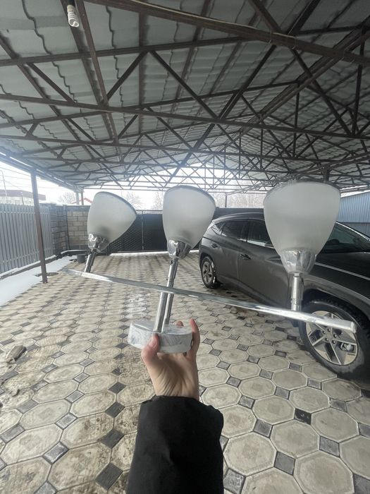 Люстра.          .