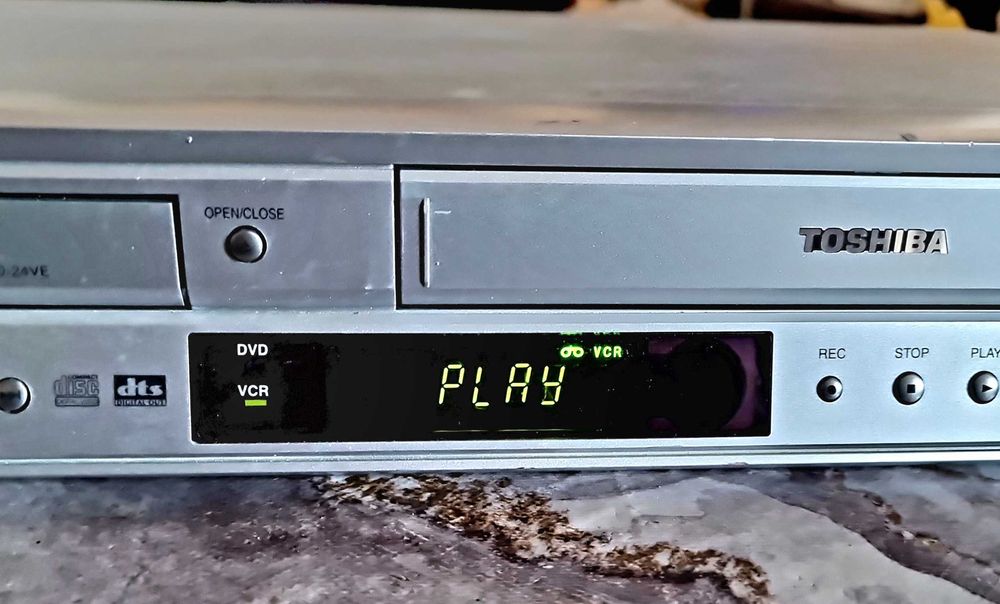 Combo "Toshiba" DVD + VHS.