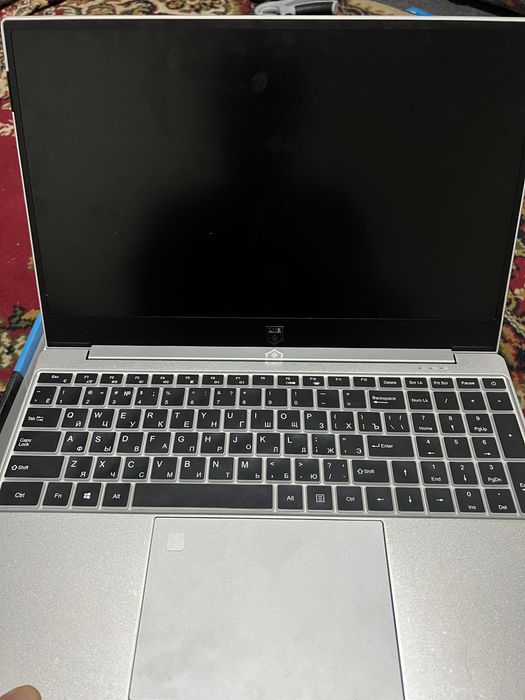 Notebook yangi corei 7