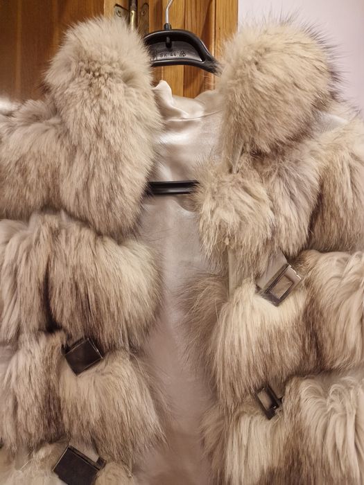 Haina blana naturala nu este turceasca.Adusa din Danemarca ,gluga piel