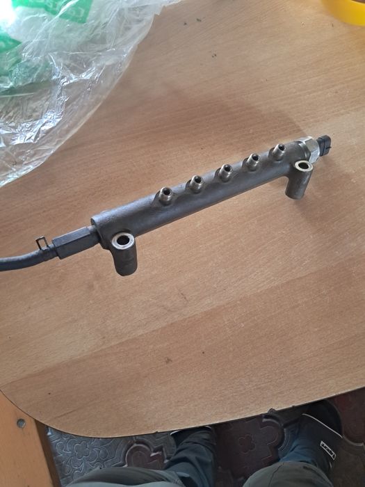 Rampă injectoare toyota hilux