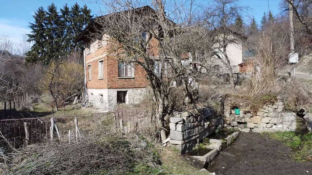 Продавам къща село Горни окол общ Самоков