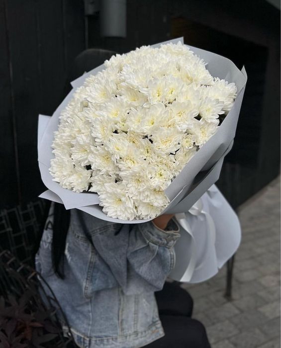 Розы, пионы, кустовые розы, хризантемы