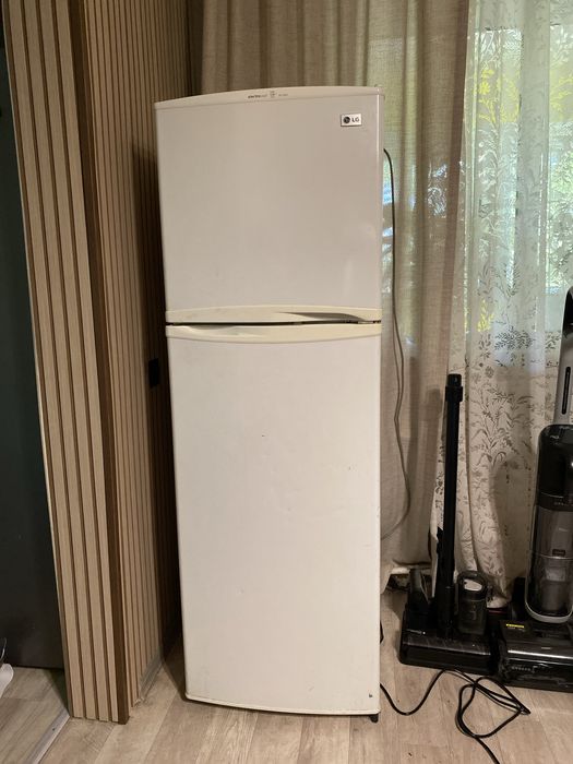Продам холодильник - полностью рабочий LG