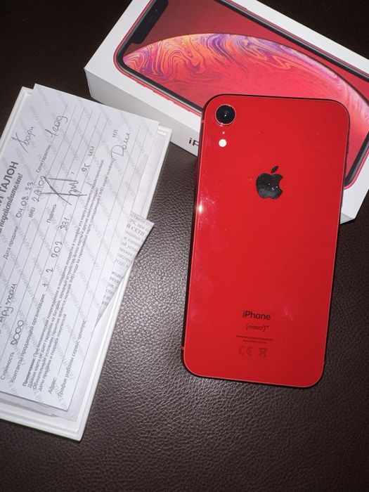 Продам IPhone XR в красном цвете