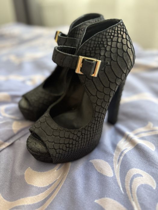 Pantofi eleganti din piele cu platforma