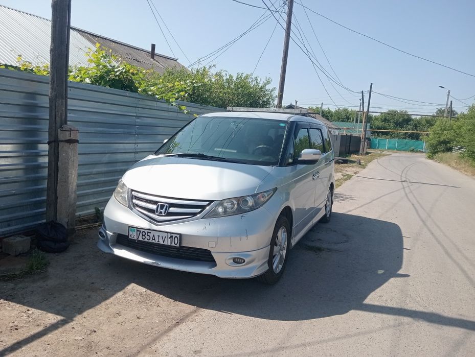 Продам семиместный минивэн