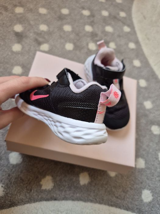 Детски маратонки Nike Revolution 6