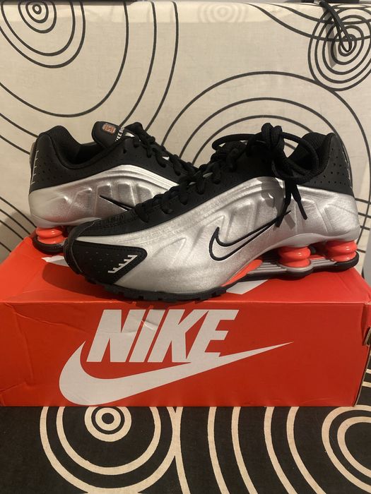 Nike Shox R4 Metalic Silver размер 38,5