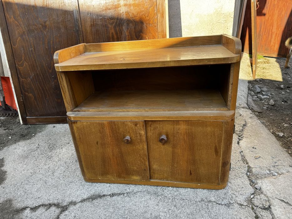 Старинни автентични мебели Маса Гардероб Бюфет Нощно шкафче врати