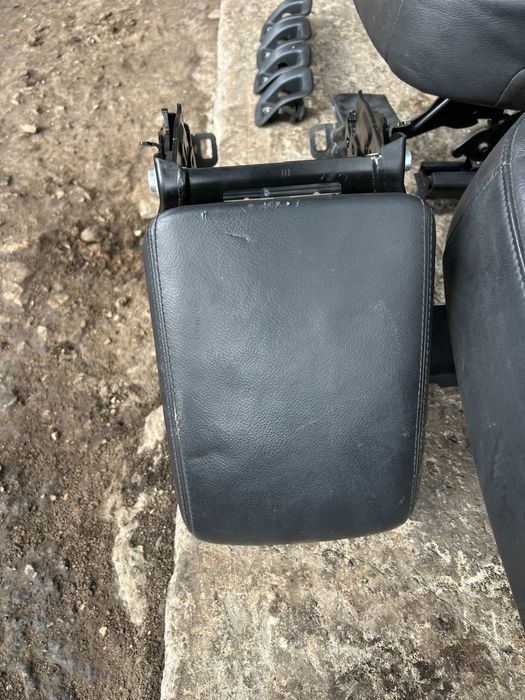 Салон Ауди AUDI A4 B8 черен кожа обикновен ном 209