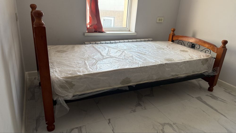 Продам тумбы и кровать б/у