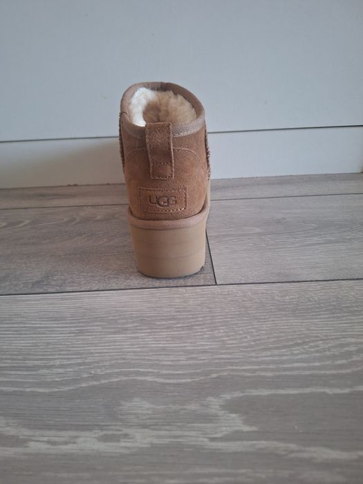 Cizme UGG de vanzare