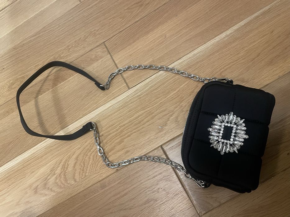 Дамски чанти Zara, Chanel, Moschino