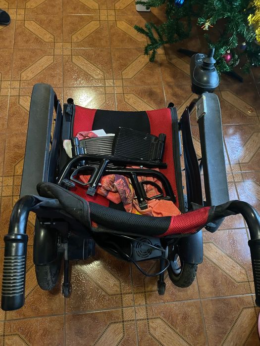 Scaun cu rotile electric