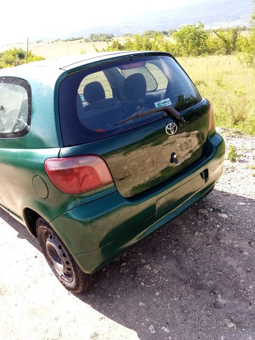 Тойота Ярис 68 к.с. 1.0 , 2000 год.