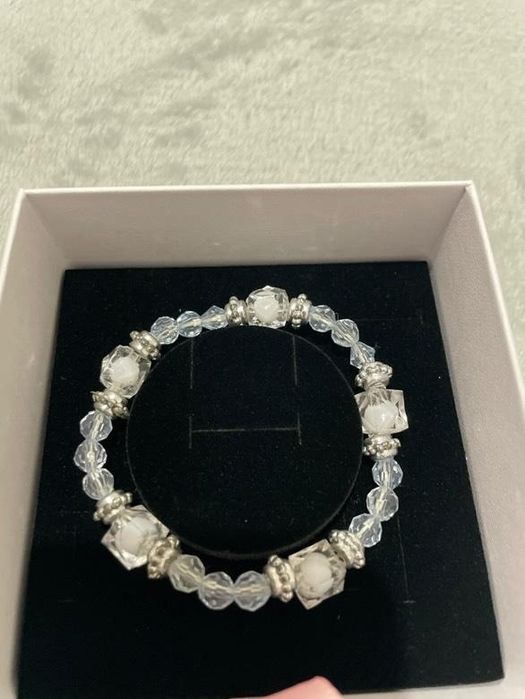 Красива гривничка