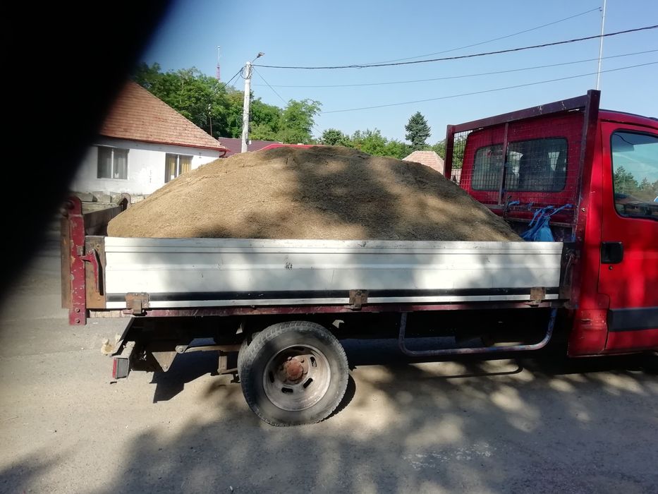 Închiriez Bobcat Ofer servicii cu bobcat și bascula de 3.5t