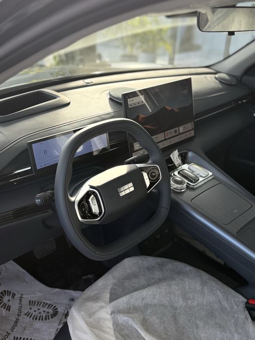 Geely galaxy E 5 610 km elektr