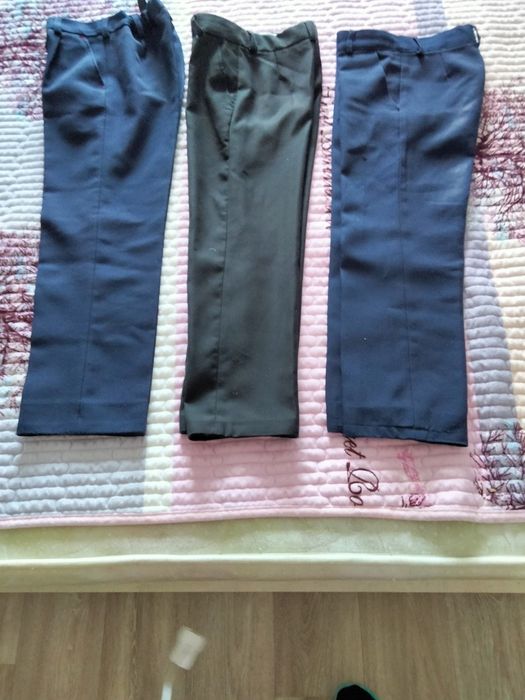 Продам белые рубашки и брюки