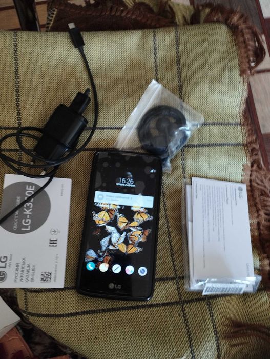 Продам телефон LG