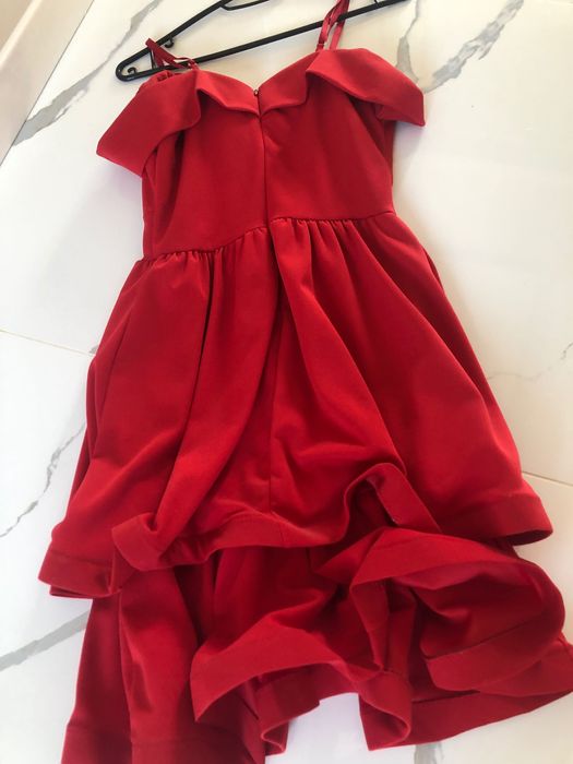 Елегантна рокля.