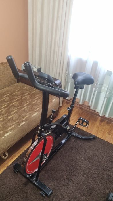Bicicletă fitness puțin folosită.