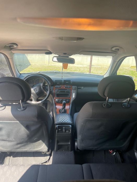 Vand mercedes w 203 220 disele cai 258 stegi 2  masina. Merge bine. Are facuta tot schimbur aproxim de o luna faca si schimb