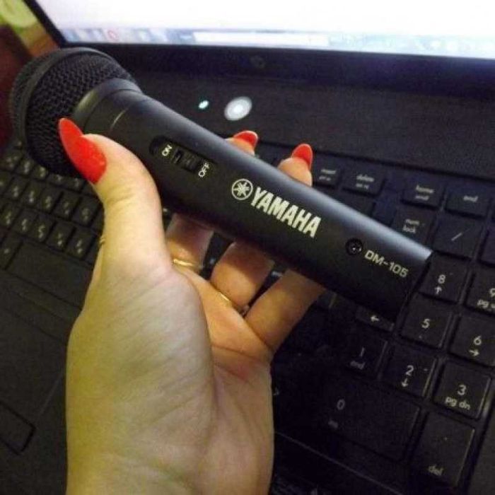 Микрофон, Професионален микрофон Yamaha с кабел