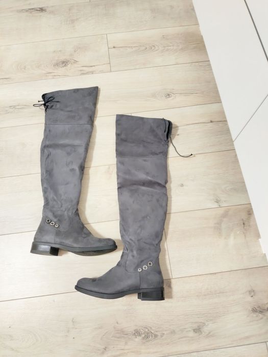 Cizme lungi mărimea 37.