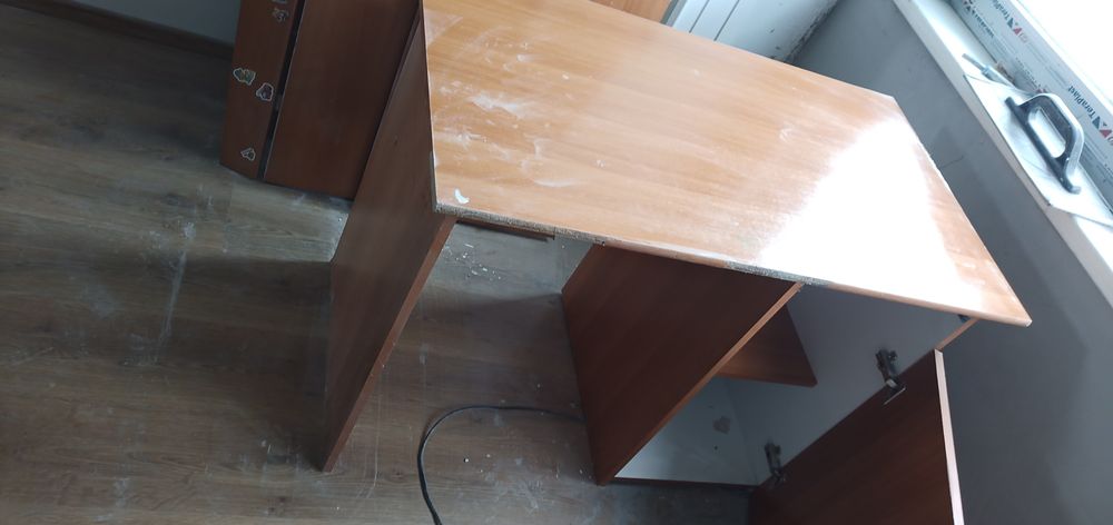 Birou, sifonuer și pat  dimensiuni 160x200 împreună cu saltea