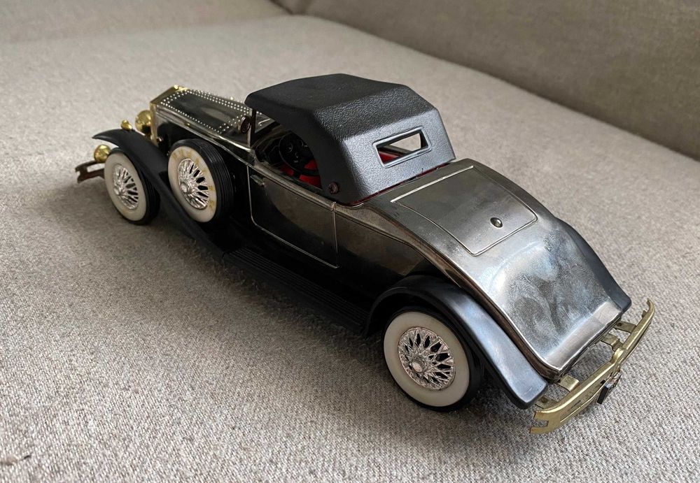 Macheta cu radio inclus Rolls Royce Phantom II în cutie Hong Kong