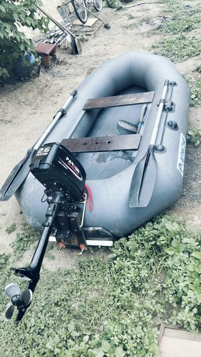 Продам лодку с мотором