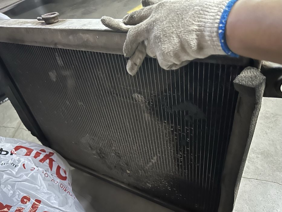 Радиатор на крузак 100